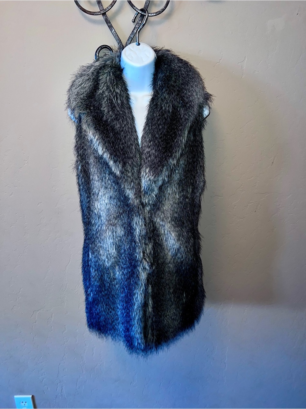Jennifer Lopez Soft Faux Fur Vest Jacket Black Gray